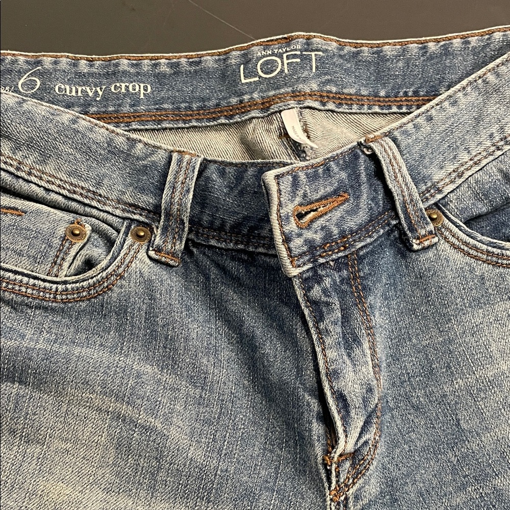 LOFT Light Blue Denim Curvy Crop Jeans